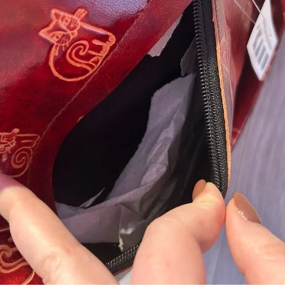 Leather Backpack | Cat Print - Picture 6 of 7